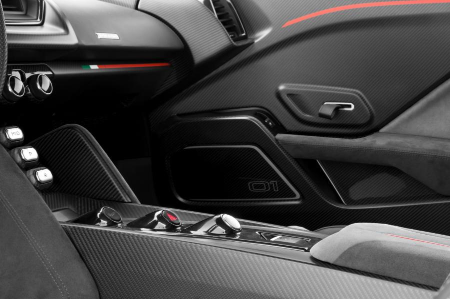 Детали интерьера ItalDesign Zerouno 2017 года  (фото 28 из 40)